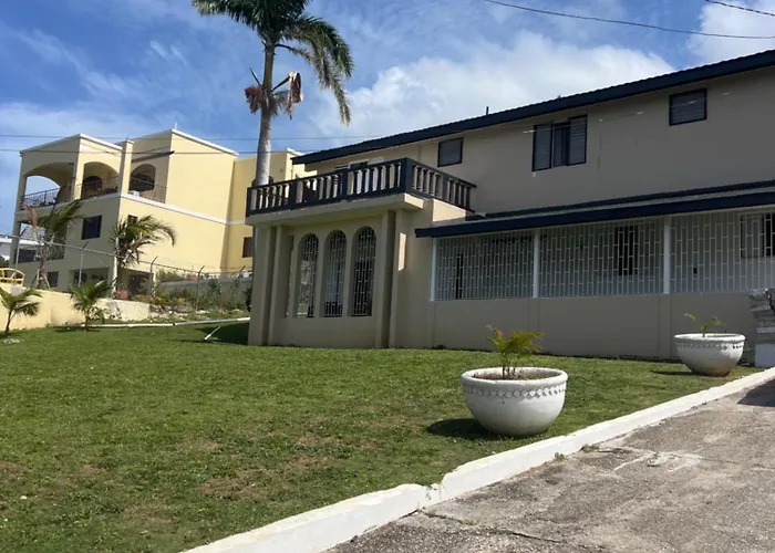 Homestay Spring Montego Bay
